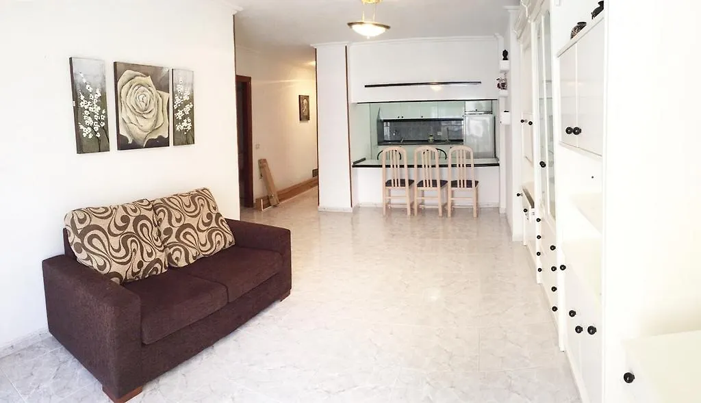 מלון לוס כריסטיאנוס Apartamento Canarysol 0*,  ספרד