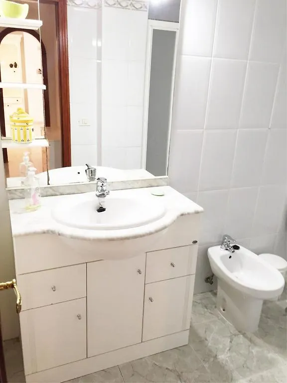 מלון לוס כריסטיאנוס Apartamento Canarysol דירה